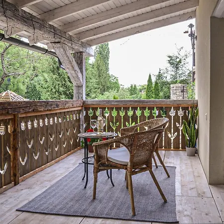 Apartment Terrace *