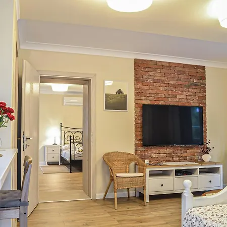 Terrace Apartment *