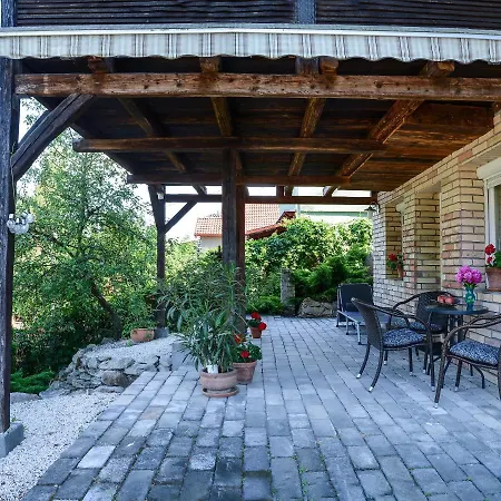 Terrace Apartment *